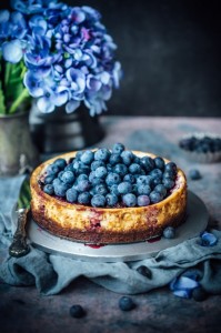 Создать мем: черничный чизкейк, голубой ягодный пирог, пирог с черникой