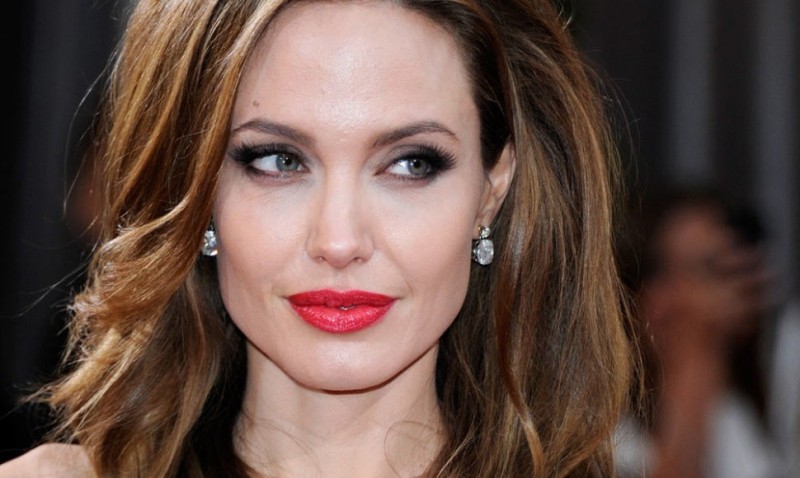 Create meme: Angelina Jolie's cheekbones, actress angelina jolie, Angelina Jolie hairstyles