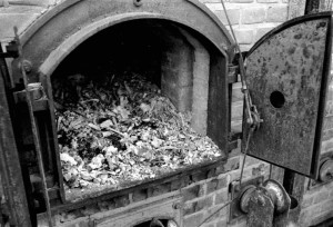 Создать мем: майданек крематорий внутри, концентрационный лагерь майданек печи, печь крематорий 1945