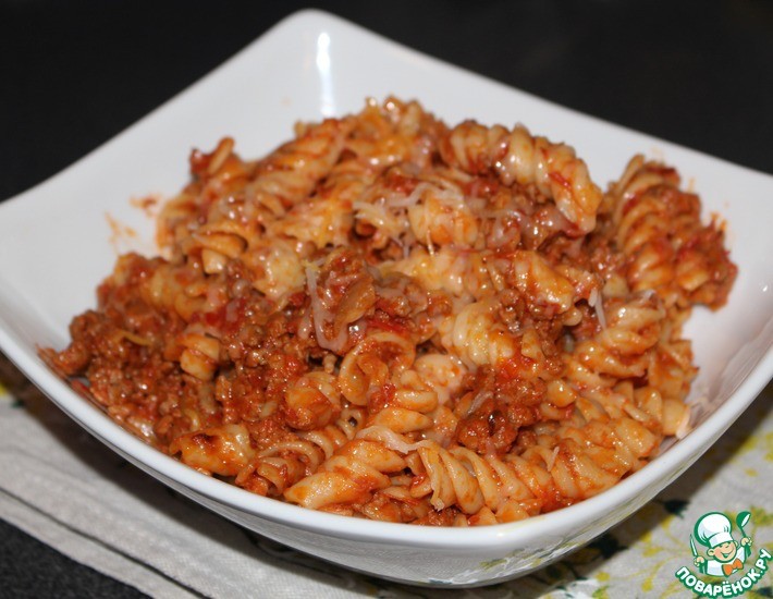 Создать мем: паста с фаршем, спагетти с фаршем, макароны с фаршем в томатном соусе