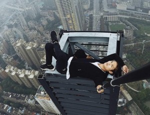 Создать мем: chinese man, небоскреб, skyscraper