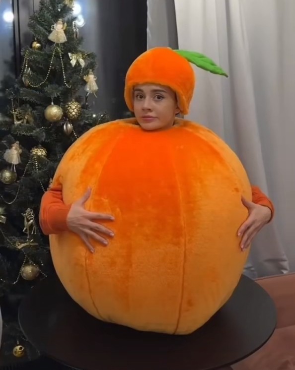 Create meme: pumpkin costume, orange costume for children, orange costume