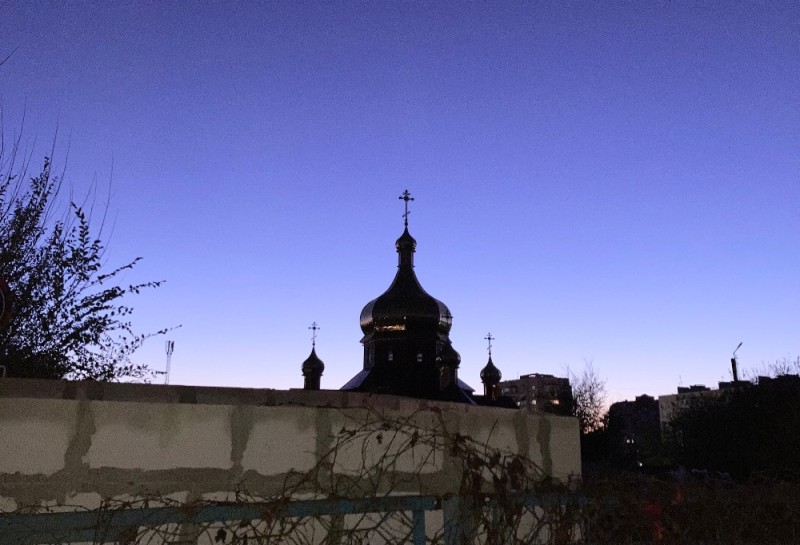 Create meme: black domes, dome temple, alexander Nevsky temple at sunset