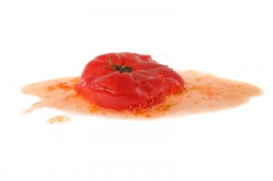 Создать мем: томат на белом фоне, томатный, красный соус сливочный