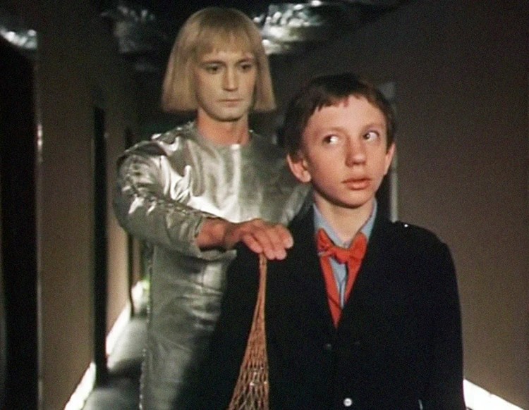 Создать мем: советские актёры и актрисы, гостья из будущего робот, гостья из будущего робот вертер