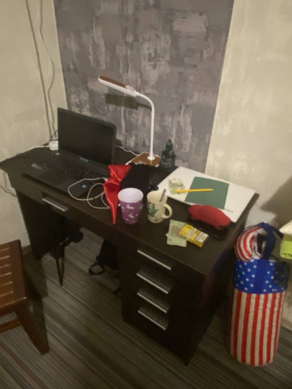 Создать мем: офис, компьютерный стол икеа, письменный стол