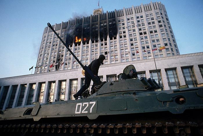 Create meme: white house moscow 1993 shelling, 1993 moscow white house assault, white house 1991 shelling