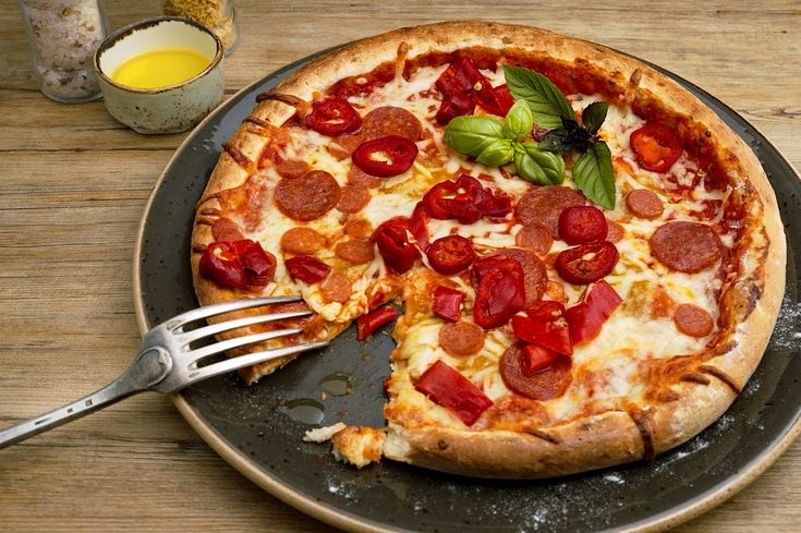 Create meme: pepperoni pizza, real Italian pepperoni pizza, pizza 