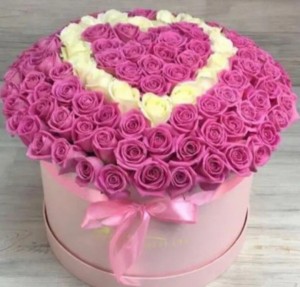 Create meme: pink roses, roses in box, pink roses in a box