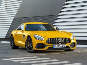 Создать мем: Mercedes-AMG GT, mercedes amg gt yellow, мерседес амг gt 2017