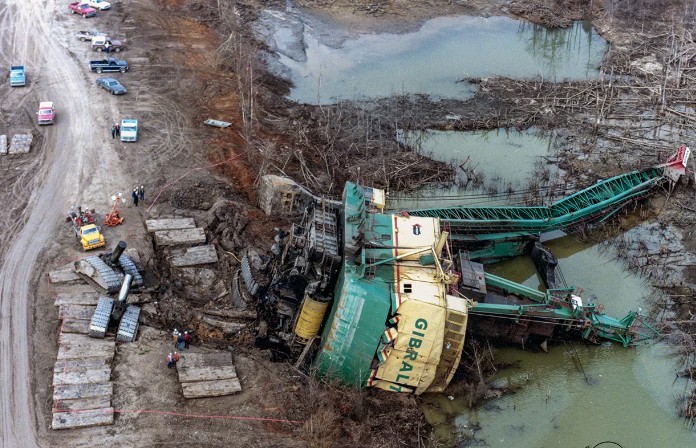 Создать мем: coal mine, большой экскаватор, аварии поездов