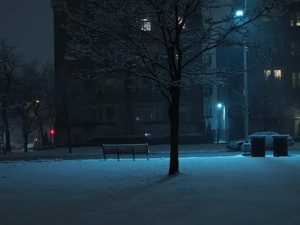 Create meme: winter courtyard in the city at night, winter evening in the city, winter night in the city