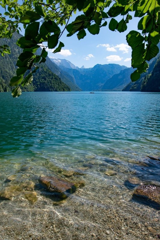 Создать мем: абхазия озеро, озера австрии, рица озеро