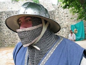 Создать мем: средневековые доспехи, шлем шапель 15 век, кольчужный горжет