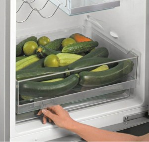 Создать мем: кабачки хранение в холодильнике, двухкамерный холодильник, холодильник aeg