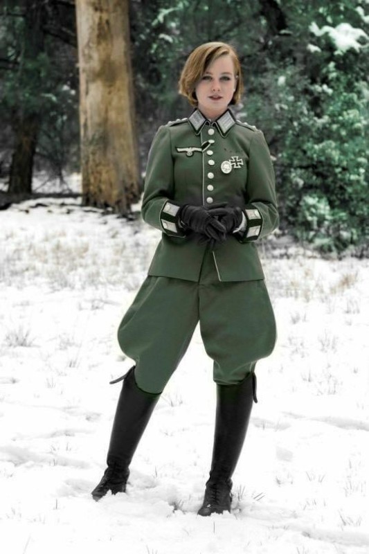 Создать мем: amanda linz, немецкая форма, девушки военные