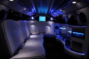 Create meme: limousine Chrysler rolls Royce interior, Hummer limousine inside, 20 seats, limousine infiniti