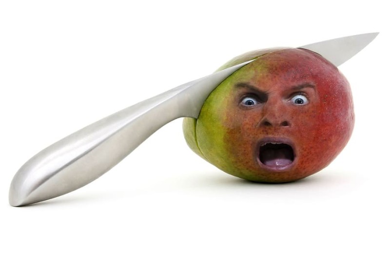 Create meme: annoying orange death of apple, fruit with a face, annoying orange hey knife