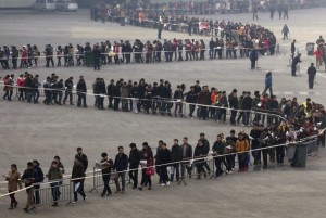 Создать мем: китай люди, самая длинная очередь в мире, огромная очередь