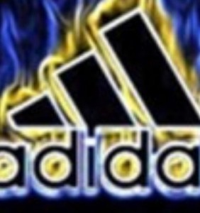 Создать мем: adidas roblox t shirt, adidas, знак адидас