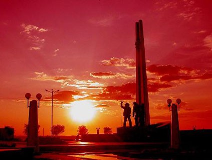 Create meme: Temirtau monument to metallurgists, sky sunset, Kazakhstan sights drawings