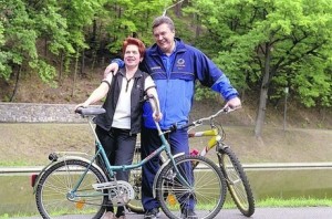 Create meme: to ride a bike, Lyudmila Yanukovych, Viktor Yanukovych