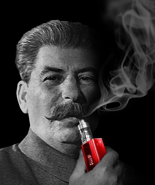 Создать мем: иосиф сталин курит трубку, курение вейпа, сталин вейп