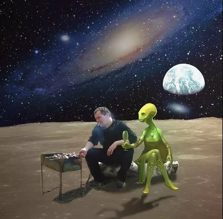 Create meme: facts about space, aliens , meeting with aliens