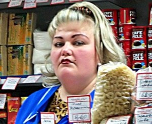 Создать мем: жирная кассирша в продуктовом, женщина, злая продавщица
