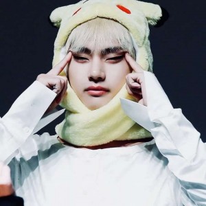 Создать мем: bts v, taehyung, ким тэ хён няшные