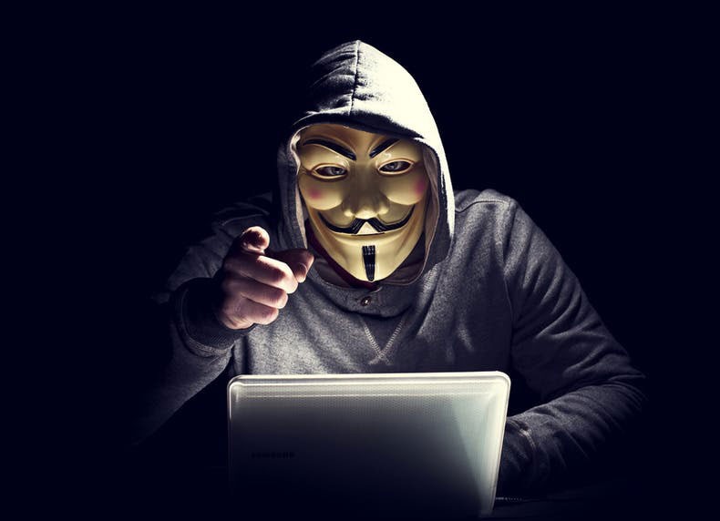 Создать мем: хакер в маске за компом, хакер, hacker anonymous