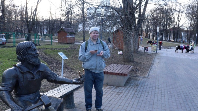 Create meme: monument to skobar Pskov, pskov children's park, monument