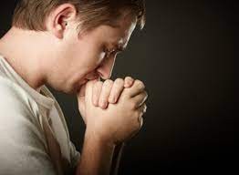 Создать мем: мальчик, много может усиленная молитва праведного, человек просит прощения