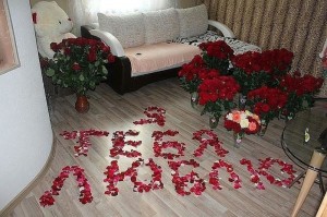 Создать мем: лепестки роз на кровати, цветы, приятный сюрприз