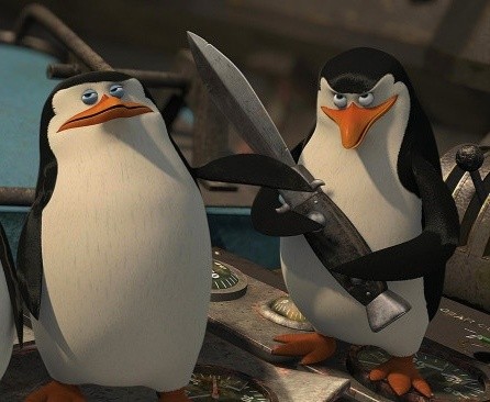 Создать мем: пингвины из мадагаскара рико с ножами, рико пингвин с ножом, рико из пингвинов из мадагаскара