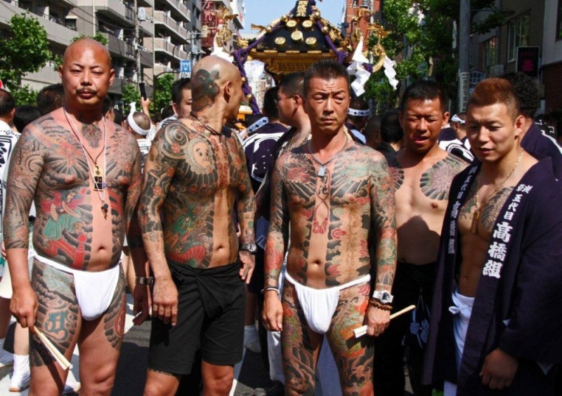 Создать мем: якудза главарь, мир наизнанку япония якудза, yakuza