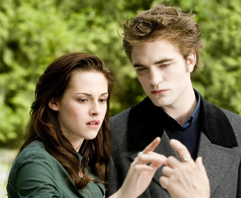 Create meme: Bella Swan, Robert Pattinson twilight, Edward Bella