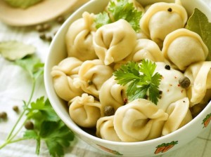 Создать мем: пельмені, dumplings, ленивые пельмени