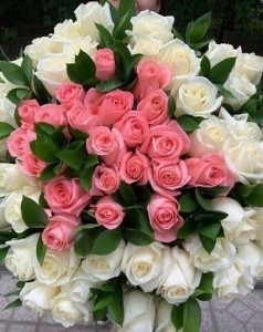 Create meme: bouquet of pink roses, a bouquet of roses, beautiful bouquet