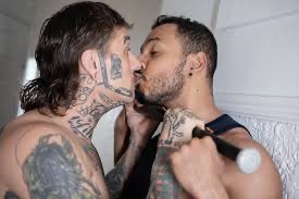 Create meme: tattooed men, Travis Barker, tattooed couples