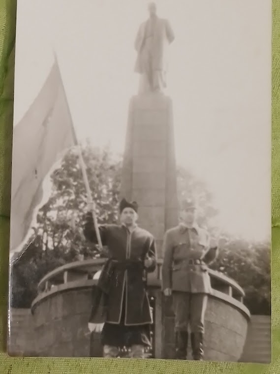 Create meme: monument to Stalin in Sevastopol, photo of the 1957 Lenin monument in Sochi, illustration