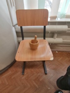 Создать мем: стульчик из дерева, стул детский деревянный, мебель
