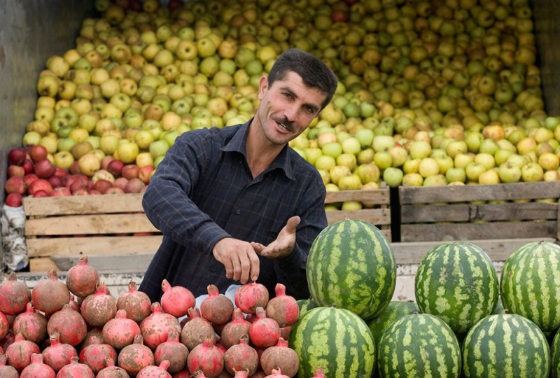 Create meme: vocabulary (en), watermelons on the market, seller of vegetables and fruits