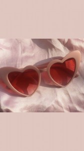 Create meme: sunglasses, the picture points the hearts the sea, rose-colored glasses