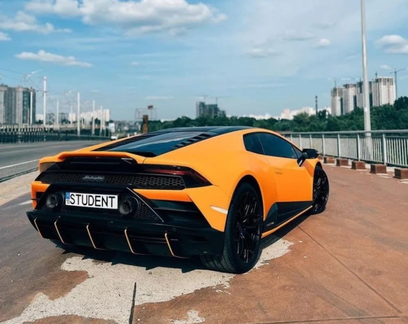 Создать мем: lamborghini huracan performante, ламборгини хуракан оранжевая со спойлером, ламборджини хуракан 2017