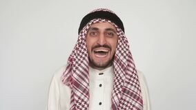 Создать мем: молодой араб, веселый араб, арабы мужчины