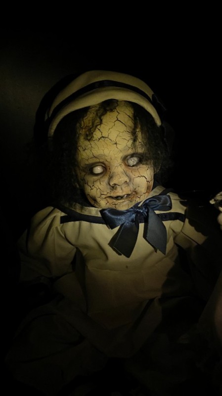 Создать мем: музей мертвых кукол в москве, ужасы, темнота