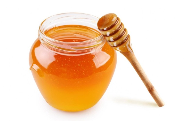 Create meme: a spoon of honey, lime honey, acacia honey 500 gr