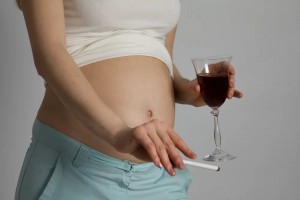 Создать мем: беременная женщина, во время беременности, беременность и алкоголь