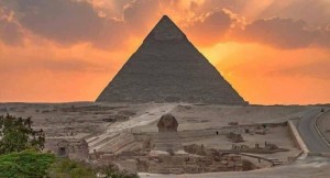 Создать мем: египет вертикаль, пирамида хеопса древний египет, пирамида хеопса в египте